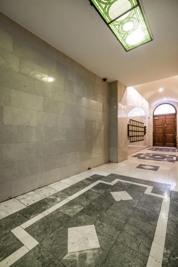 Central Premier Apartment Budapeste Exterior foto